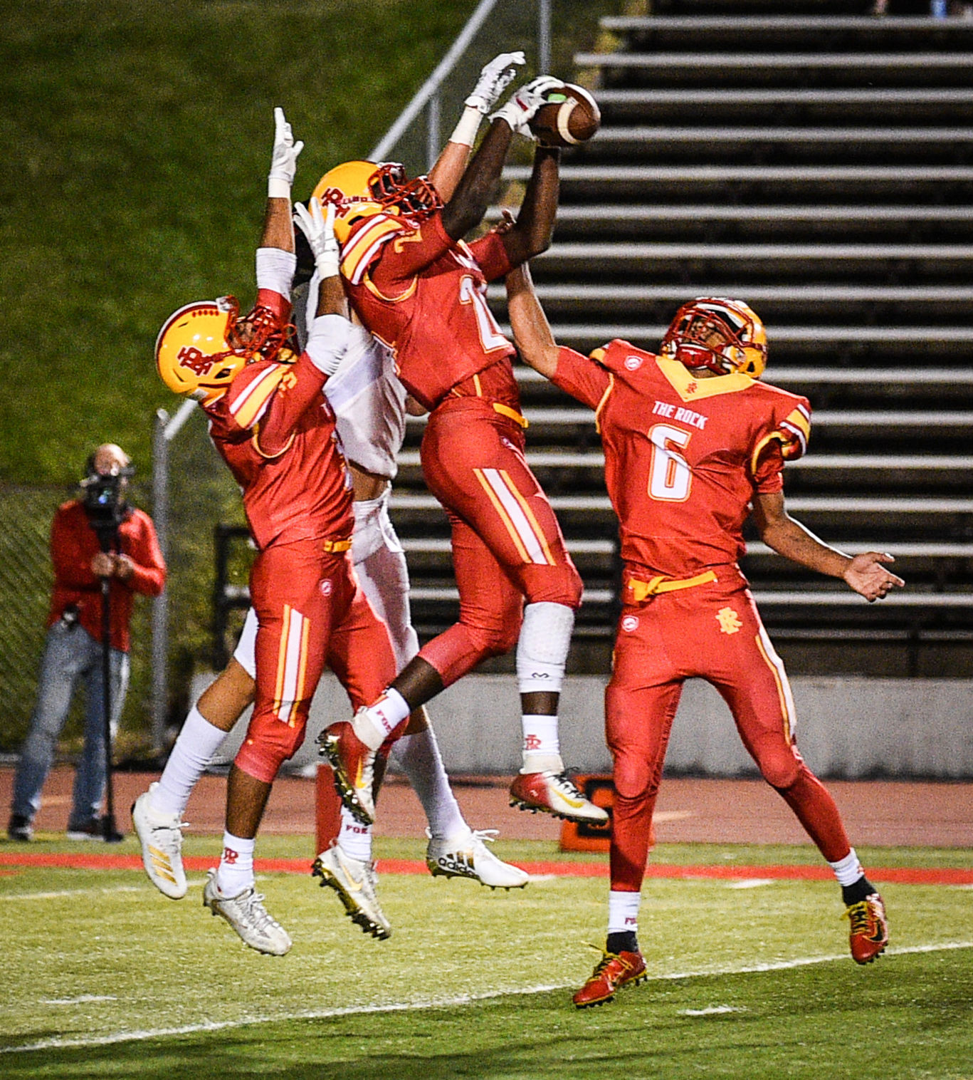 090619-mda-spt-rocky-football-022a.jpg
